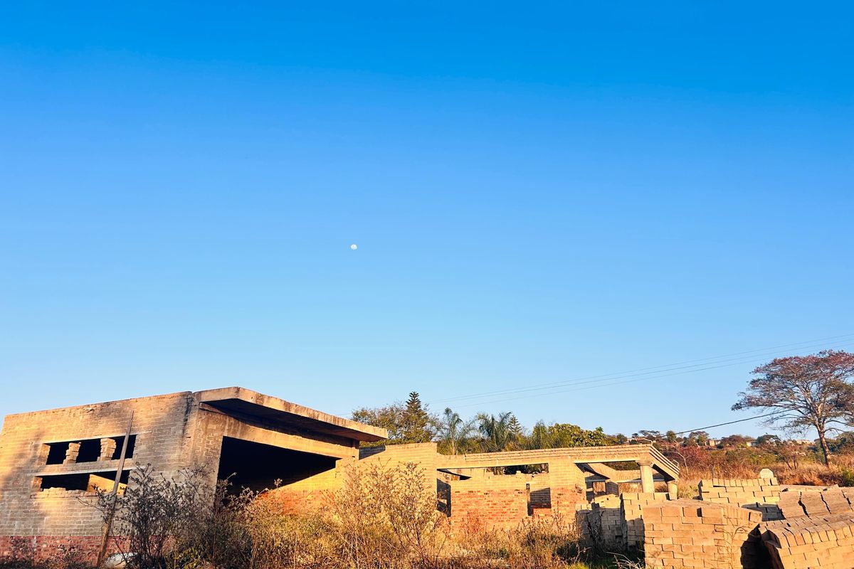 Unfinished Double-Storey Home on Two Spacious Stands – Great Investment Opportunity - Photo 5