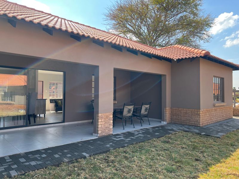 Experience luxury living in a secure Gated Estate - Photo 4