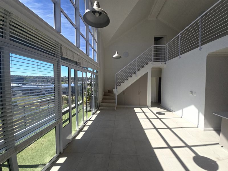 LUXURY PENTHOUSE LIVING AT ITS FINEST - Photo 4