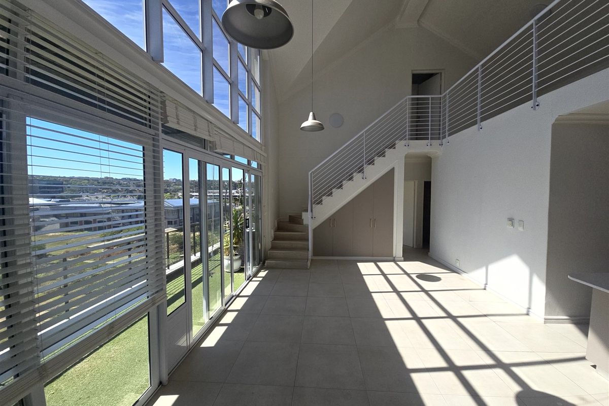 LUXURY PENTHOUSE LIVING AT ITS FINEST - Photo 4