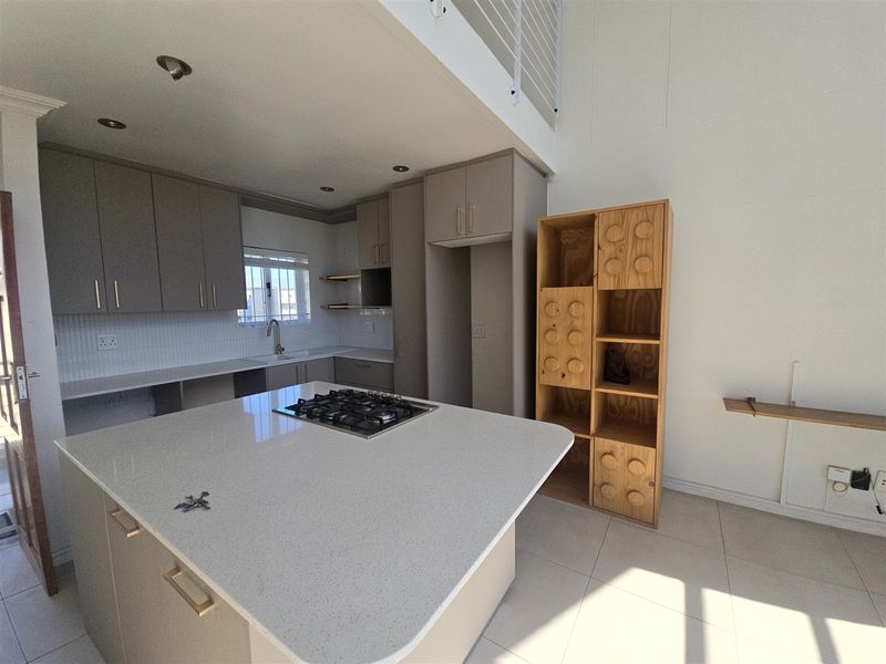 LUXURY PENTHOUSE LIVING AT ITS FINEST - Photo 5