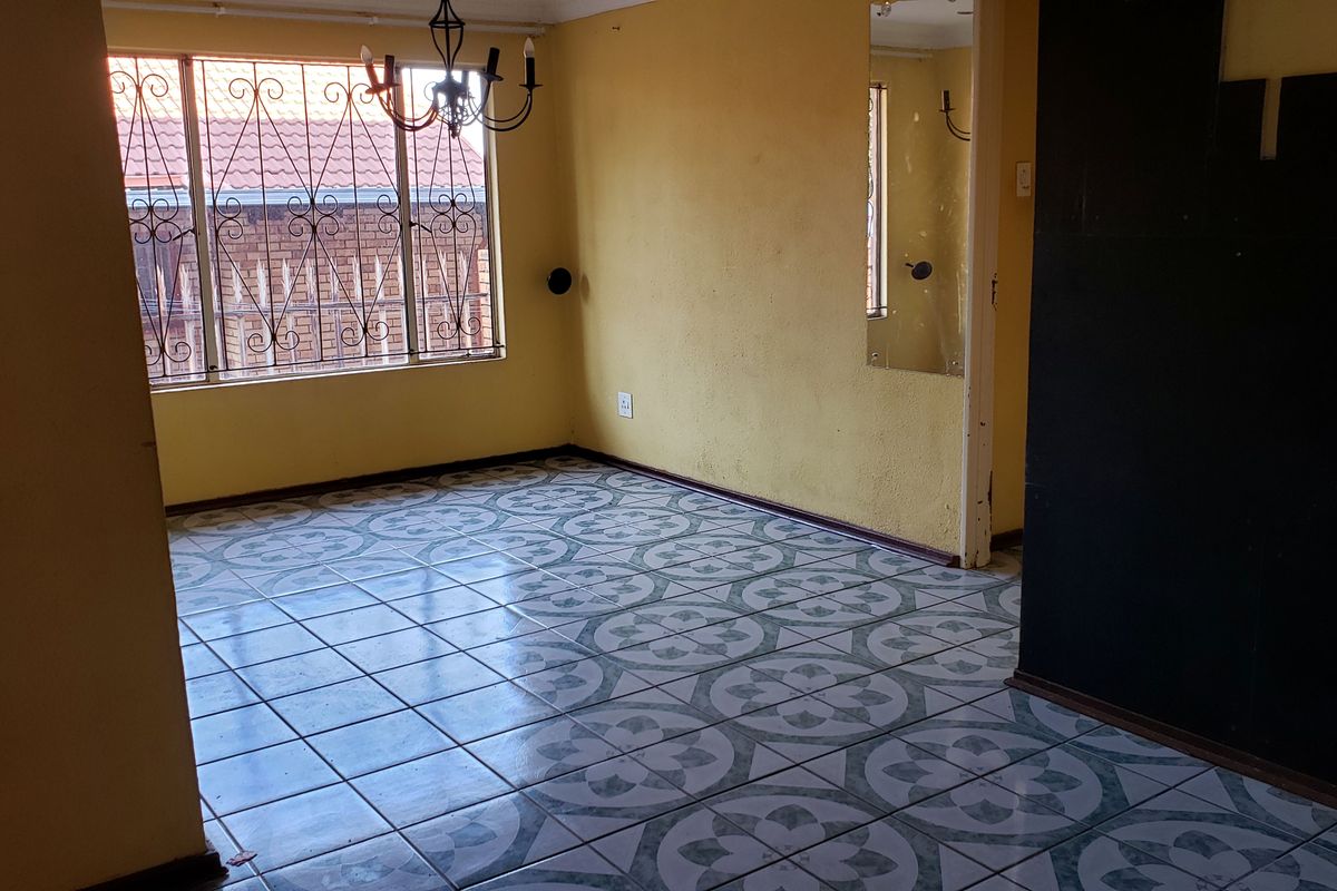 Comfortable and Welcoming Home with Bonus Flatlet - Photo 4