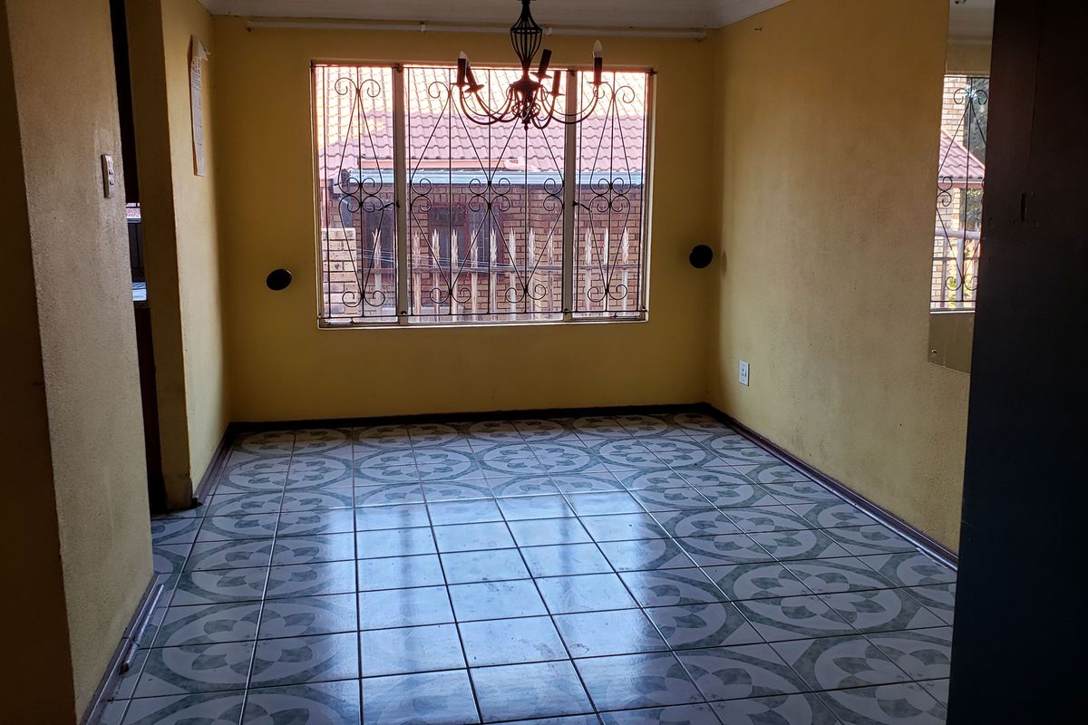 Comfortable and Welcoming Home with Bonus Flatlet - Photo 5