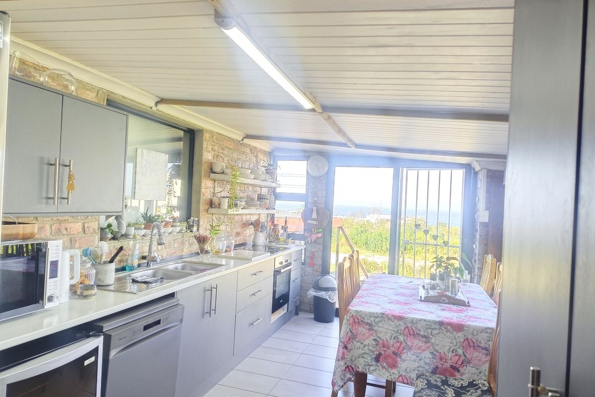 Double-storey Property  with business zoning and beautiful views - Photo 4