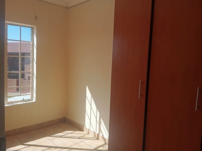 3-Bedroom Apartment in a Secure Complex - Photo 7