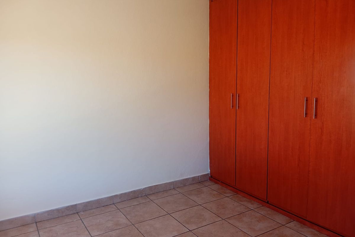 3-Bedroom Apartment in a Secure Complex - Photo 5