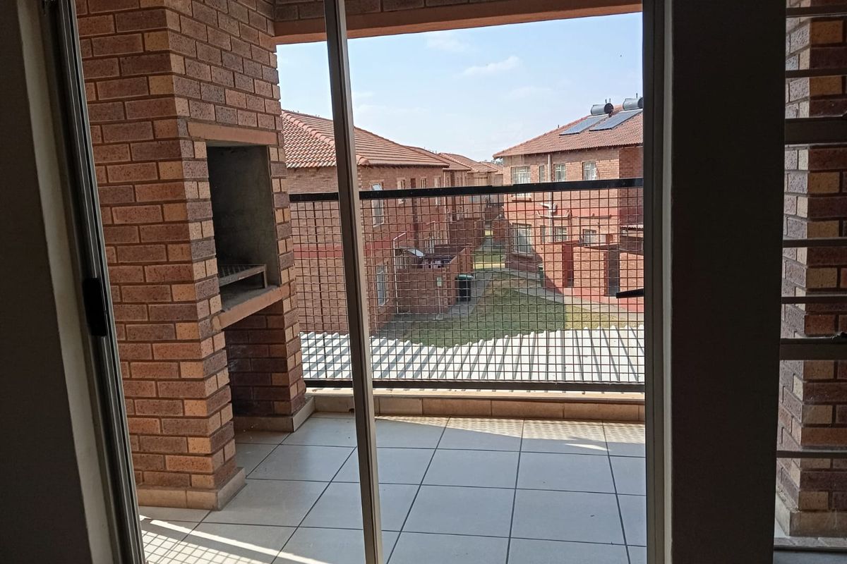 3-Bedroom Apartment in a Secure Complex - Photo 3