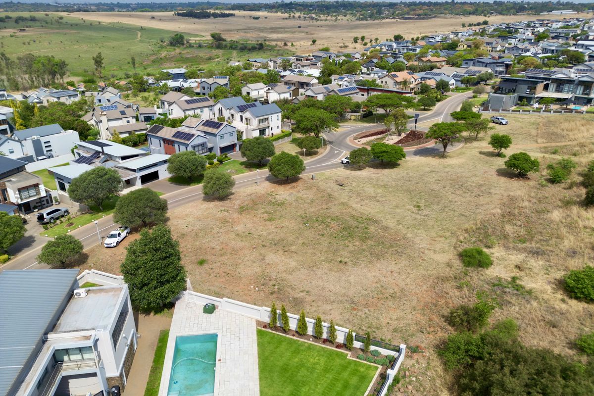 Prime 1223m2 Stand with Golf Course Views in Copperleaf Golf & Country Estate - Photo 3