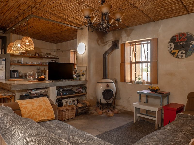 Tuscan Charm on a Spacious 2,222m2 Plot - Photo 9