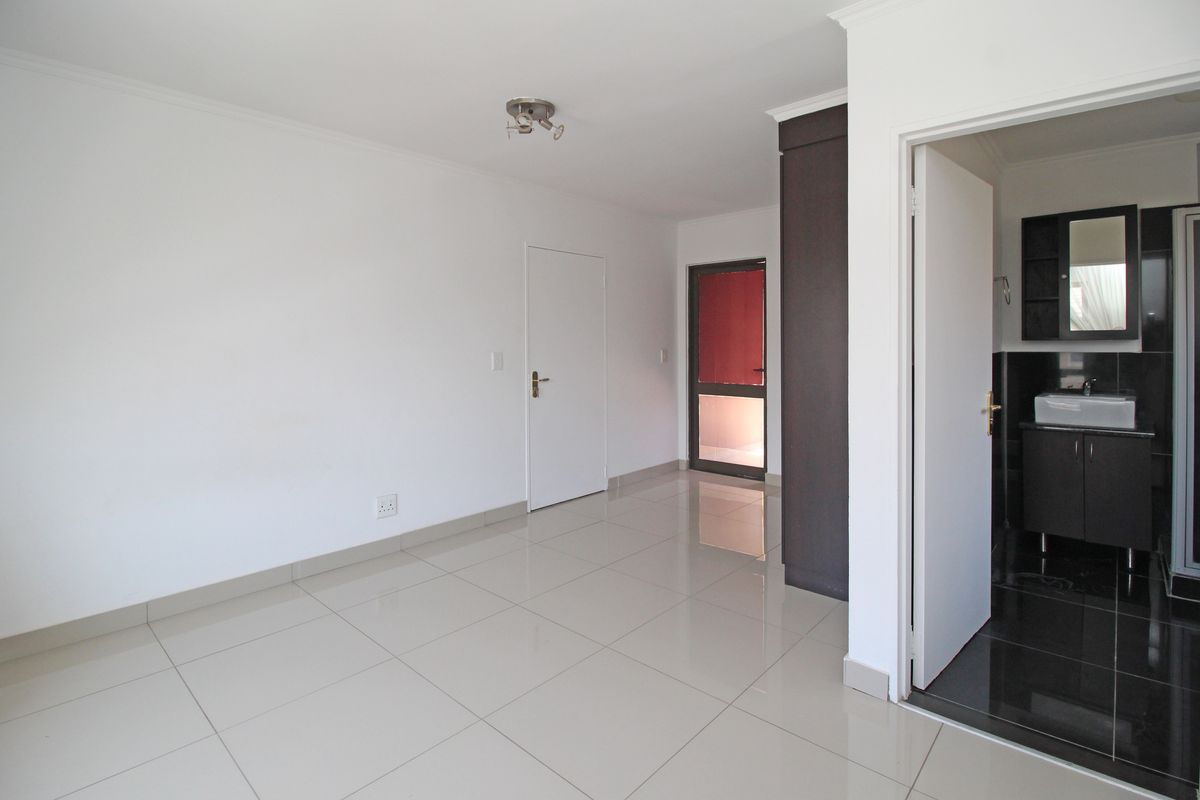 PERFECT FUSION OF LIGHT AND SPACE - Photo 5