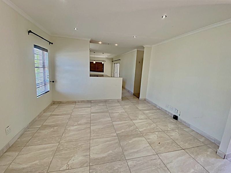 Stylish 3 Bedroom House for Sale in Secure Complex in Brackenfell - Photo 3