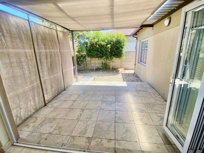 Stylish 3 Bedroom House for Sale in Secure Complex in Brackenfell - Photo 9