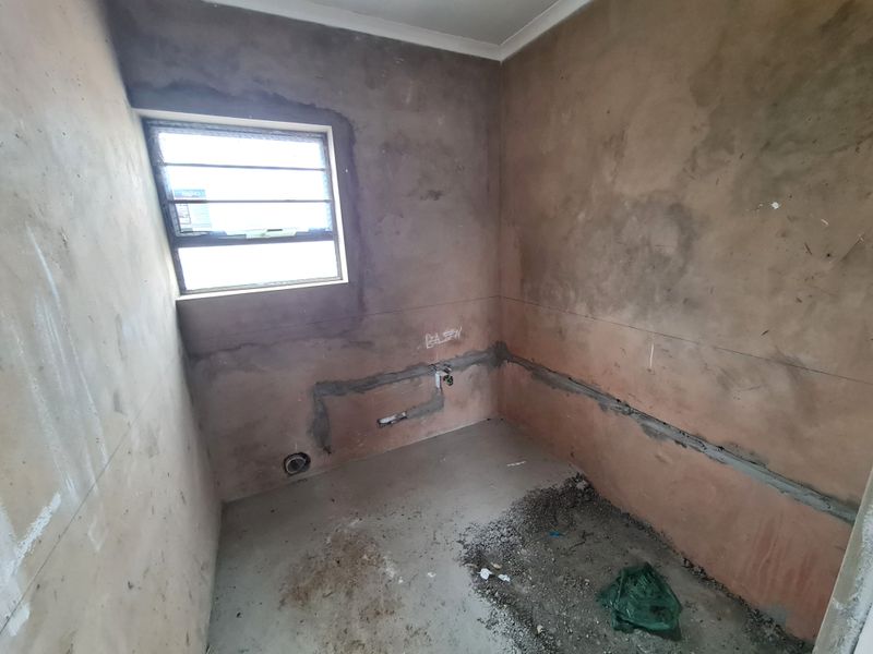 Retirement! Charming, Modern 2-Bedroom Townhouse with Garage in Jeffreys Bay Central - Photo 9