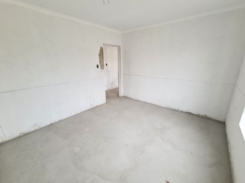 Retirement! Charming, Modern 2-Bedroom Townhouse with Garage in Jeffreys Bay Central - Photo 8