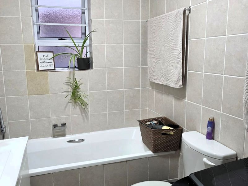 Move-In Ready Family Home in Eikenbosch, Kuilsriver - Photo 10