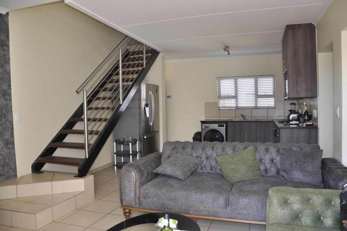 Stylish 3-Bedroom Loft Apartment in Morganwood, Barbeque Downs - Photo 2