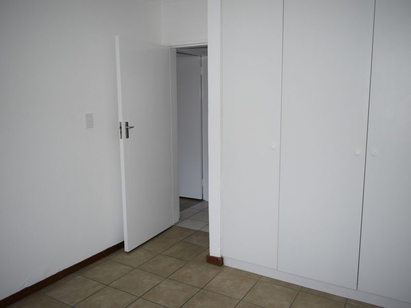 Modern 2 bedroom 2 bathroom for sale in Helderwyk - Photo 6