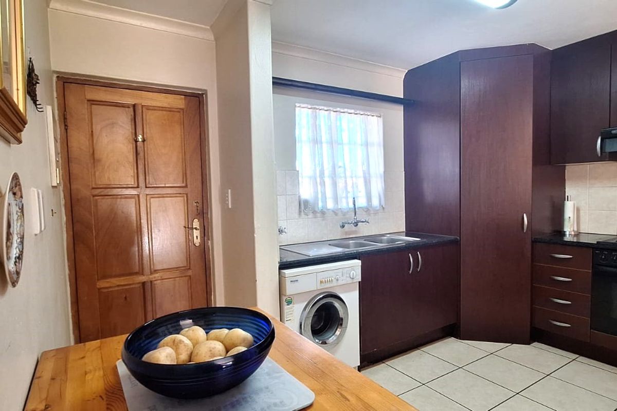 Secure Lock up and go unit situated in Bronberg - Photo 4