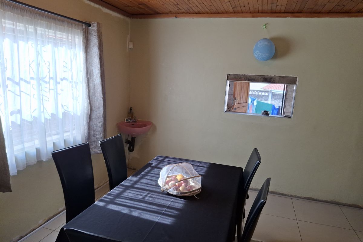 4 Bedroom Family Home - Photo 5
