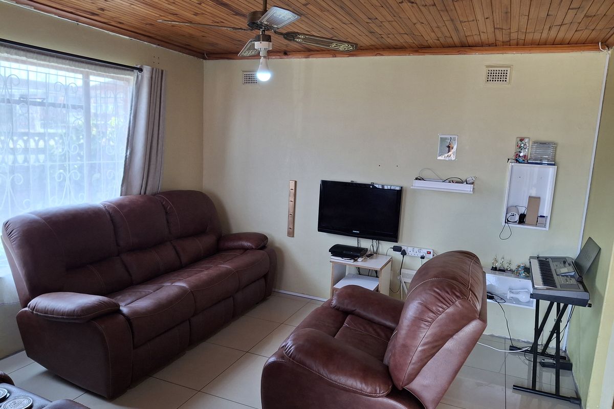 4 Bedroom Family Home - Photo 3