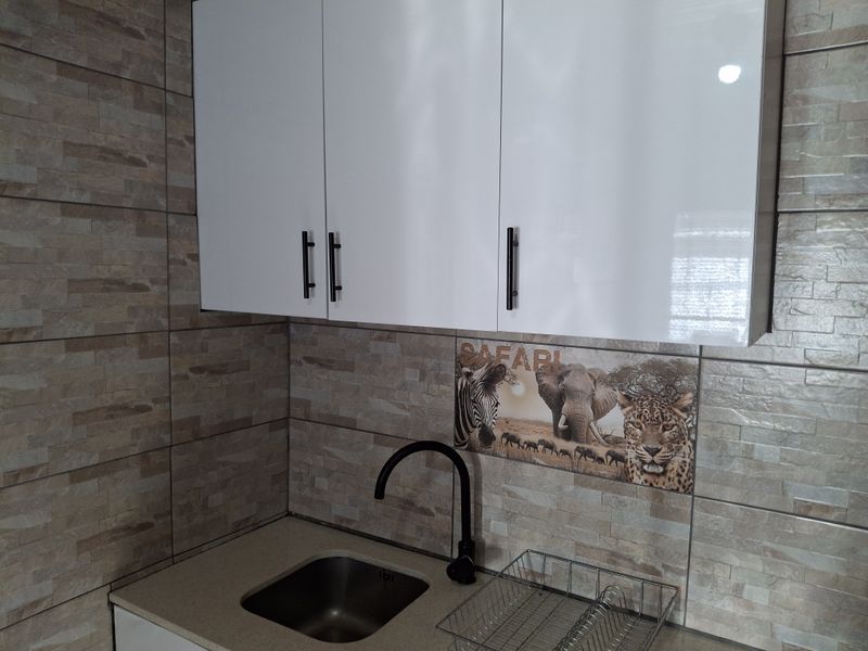 4 Bedroom Family Home - Photo 8