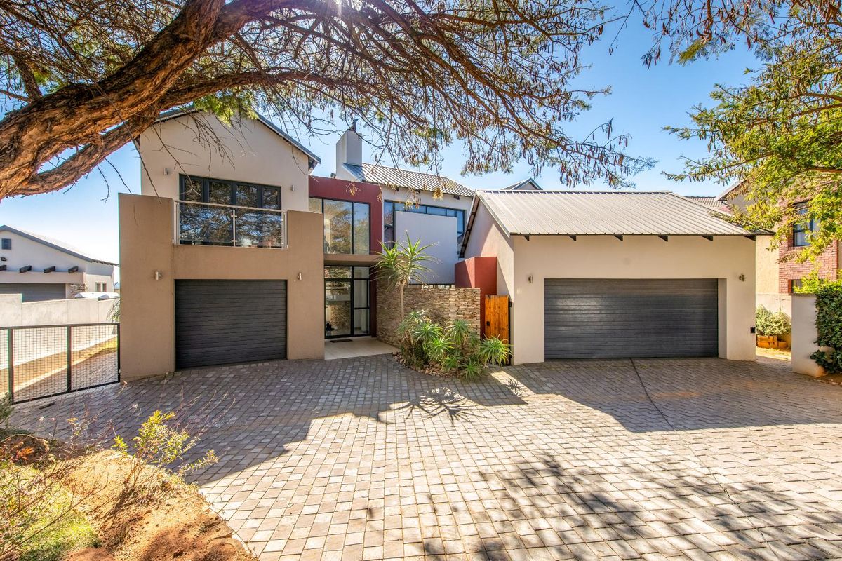Exquisite Double-Story Home with Breathtaking Swartberg Mountain Views - Photo 3