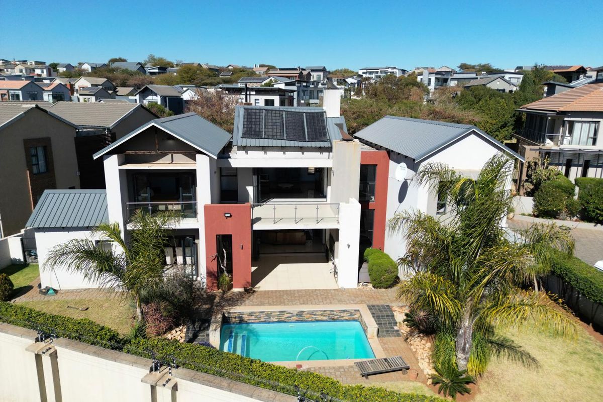 Exquisite Double-Story Home with Breathtaking Swartberg Mountain Views - Photo 2