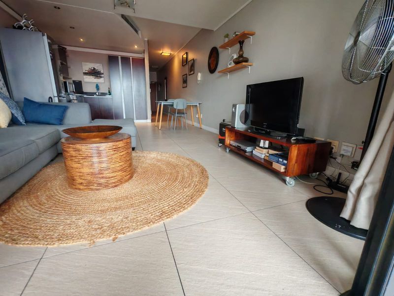 Experience modern city living in this stylish 1-bedroom apartment, now available to rent - Photo 2