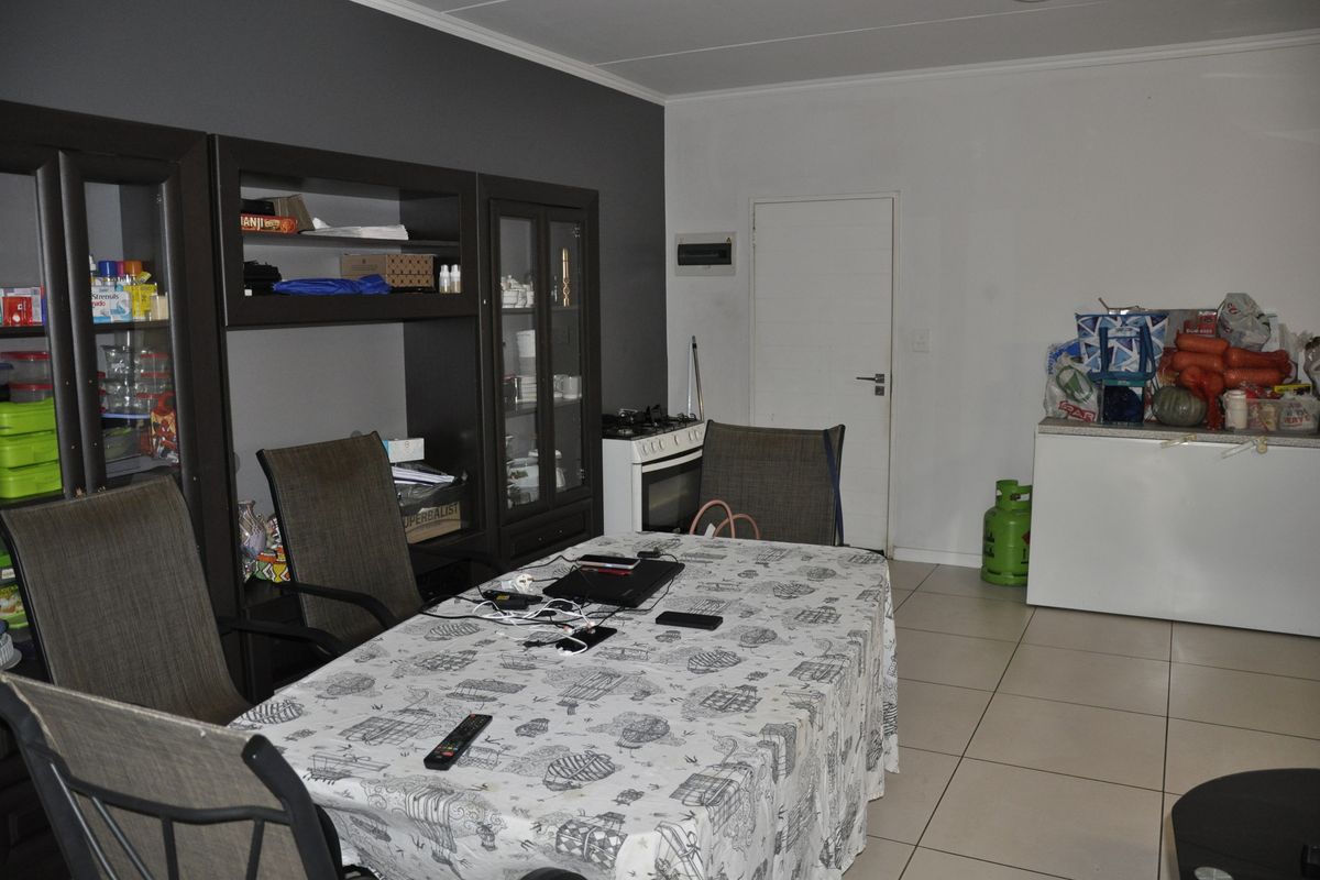 Sophisticated 3-Bedroom First-Floor Apartment in Kyalami Hills Lifestyle Estate! - Photo 4