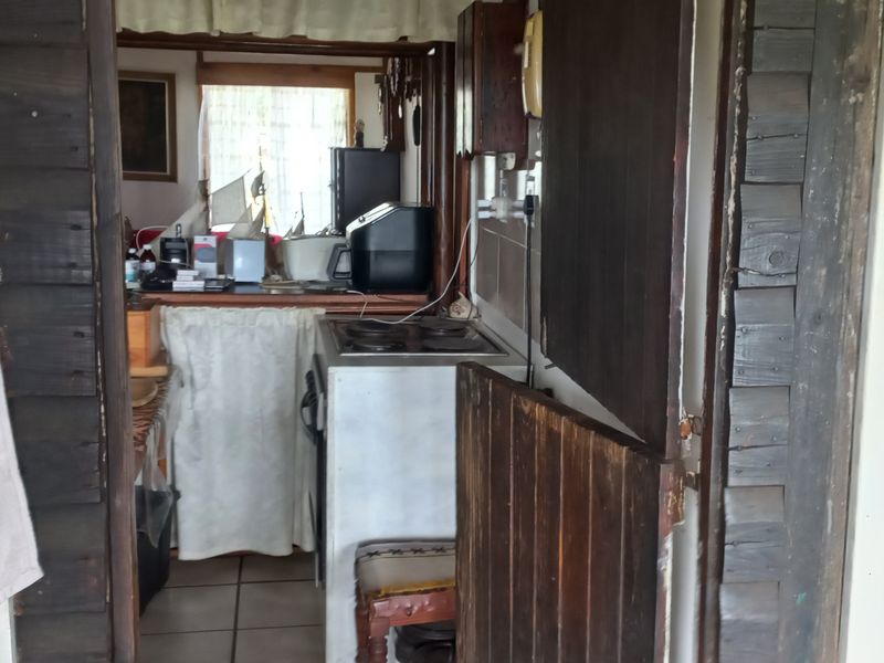 2 Bedroom House in Theronville Albertinia - Photo 7