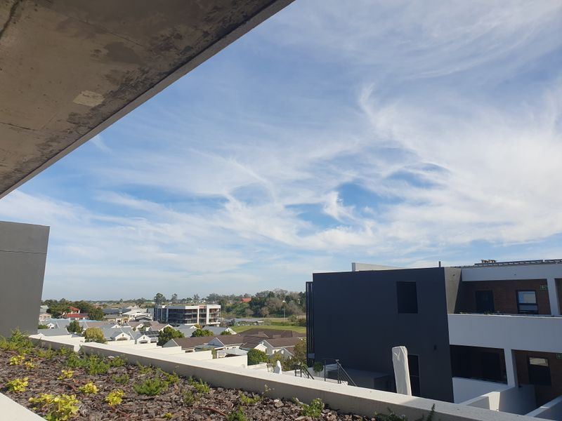 Modern apartment with a mountain view, in Central George - Photo 5