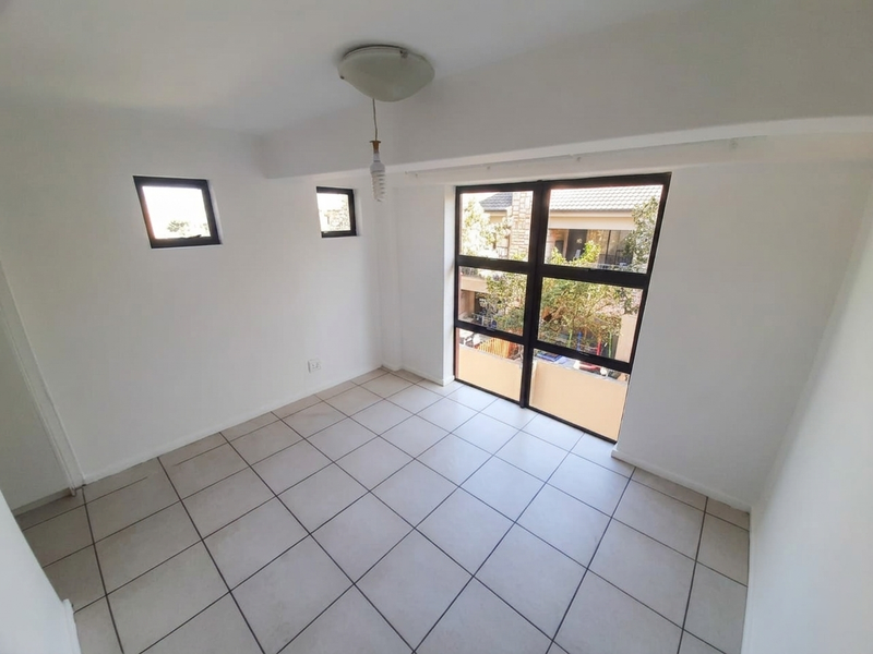 Two-bedroom apartment to rent in Burgundy Estate, Milnerton - Photo 10