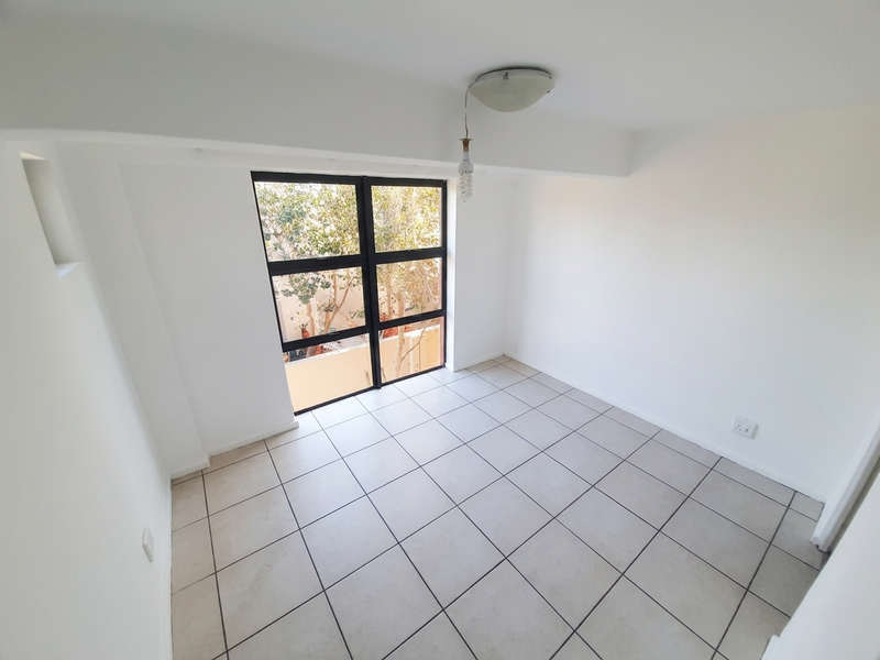 Two-bedroom apartment to rent in Burgundy Estate, Milnerton - Photo 9