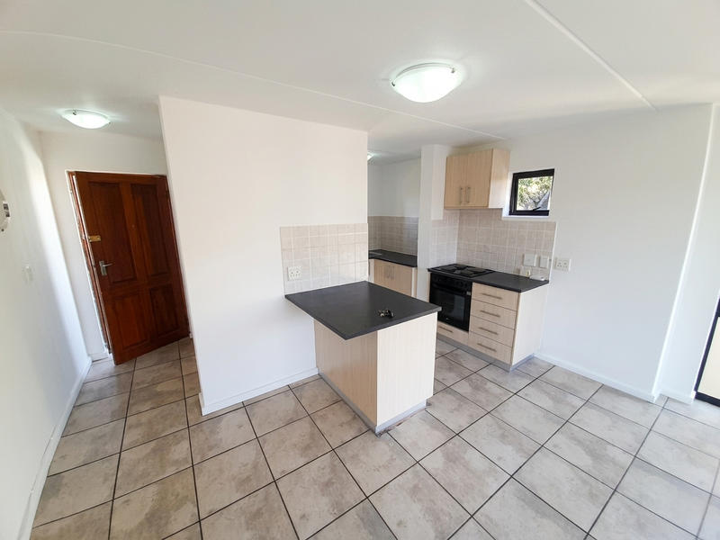 Two-bedroom apartment to rent in Burgundy Estate, Milnerton - Photo 7