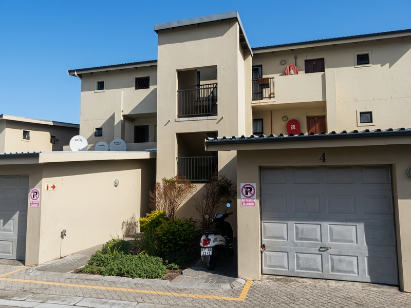 Two-bedroom apartment to rent in Burgundy Estate, Milnerton - Photo 2