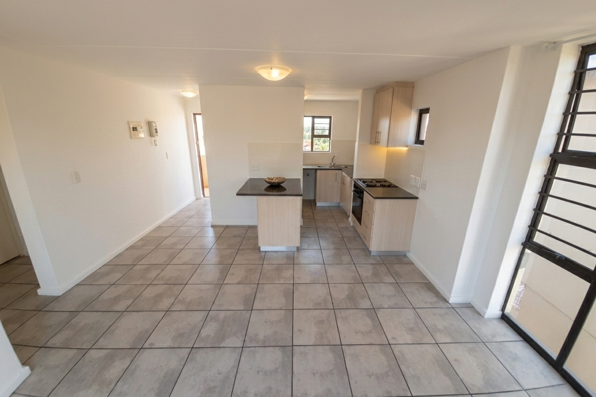 Two-bedroom apartment to rent in Burgundy Estate, Milnerton - Photo 3