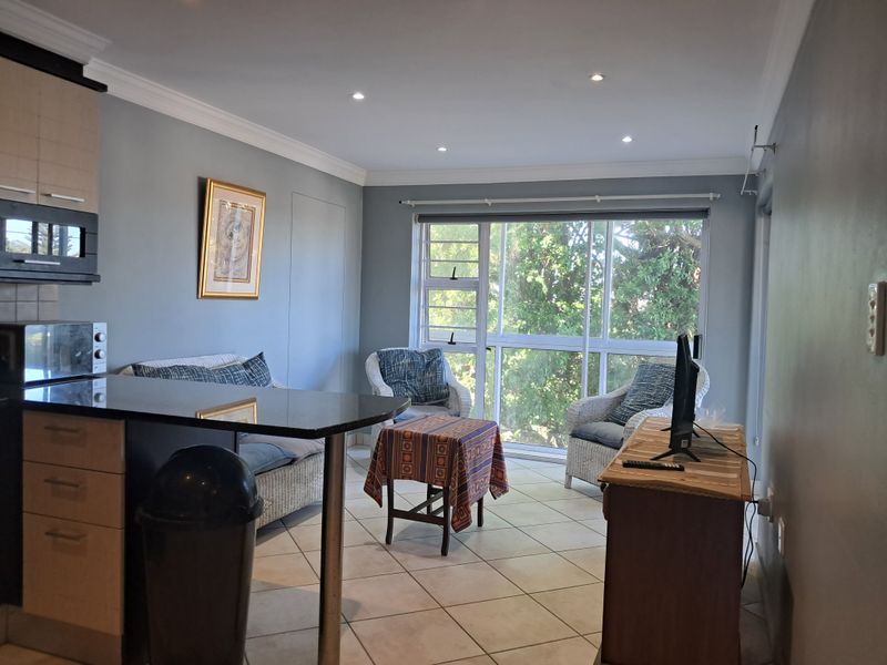 Easy Lock-up & Go Apartment - Photo 3