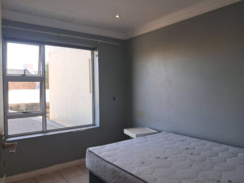 Easy Lock-up & Go Apartment - Photo 9