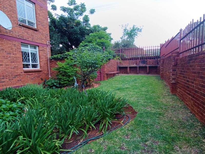 Secure, Stylish, and Seriously Convenient - Photo 10