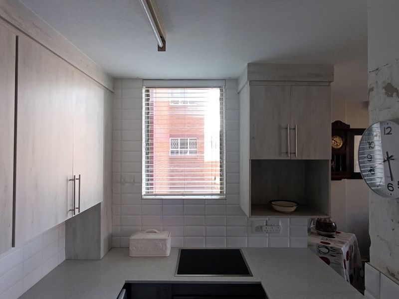 Secure, Stylish, and Seriously Convenient - Photo 5