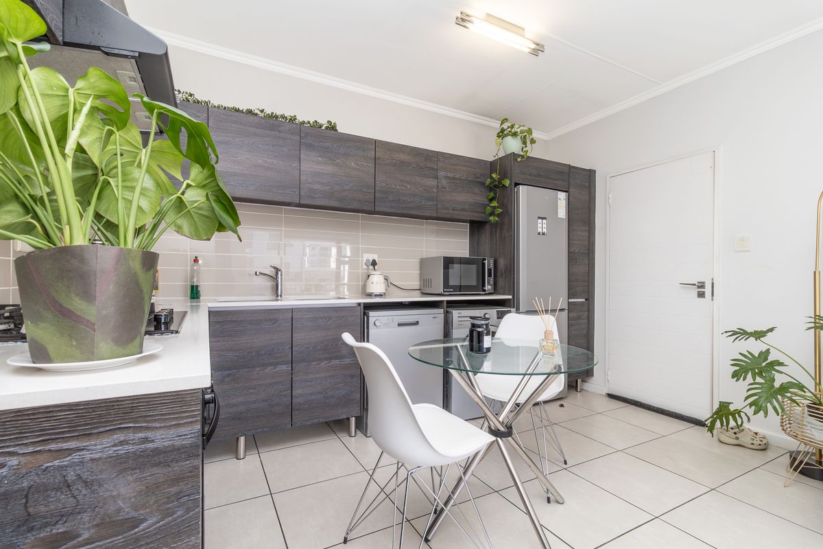 1 Bedroom Apartment - Photo 4