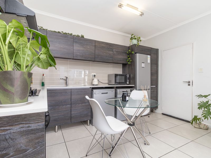 1 Bedroom Apartment - Photo 4