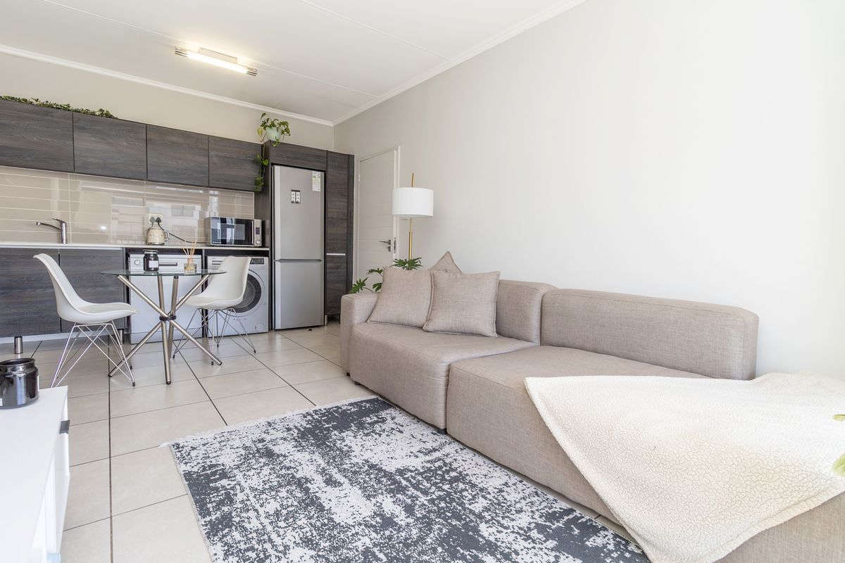 1 Bedroom Apartment - Photo 3