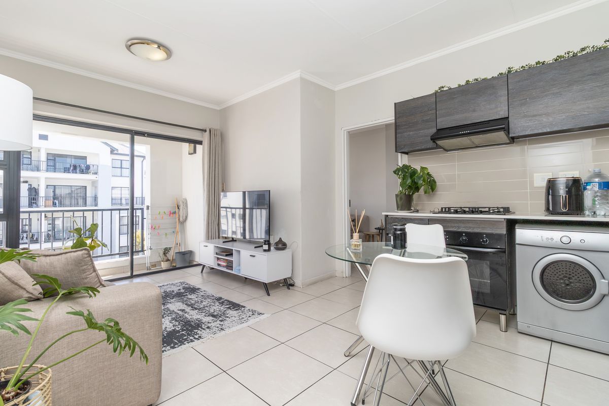 1 Bedroom Apartment - Photo 5