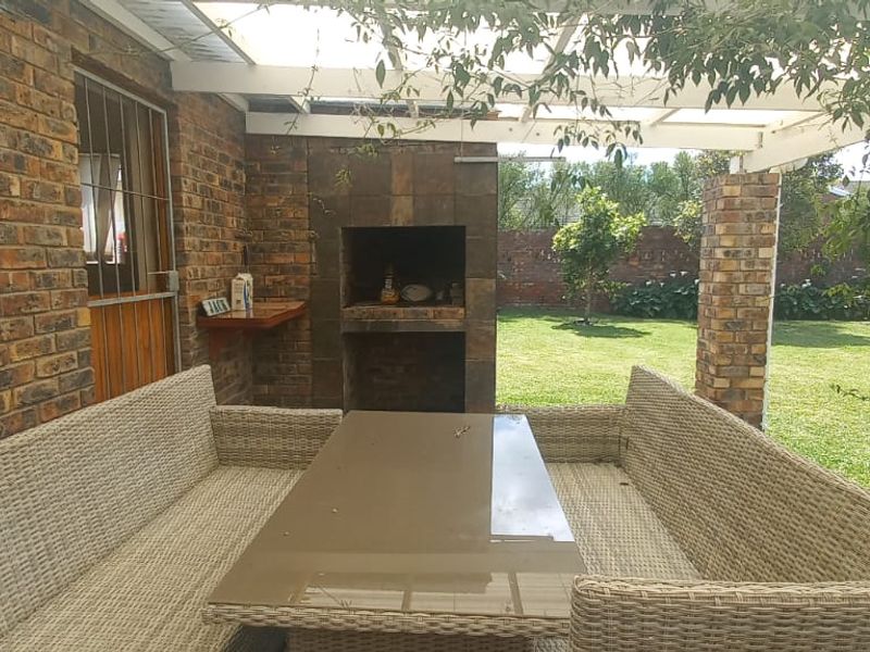 Spacious Home with Flatlet for Long-Term Rental – Cape St Francis - Photo 9