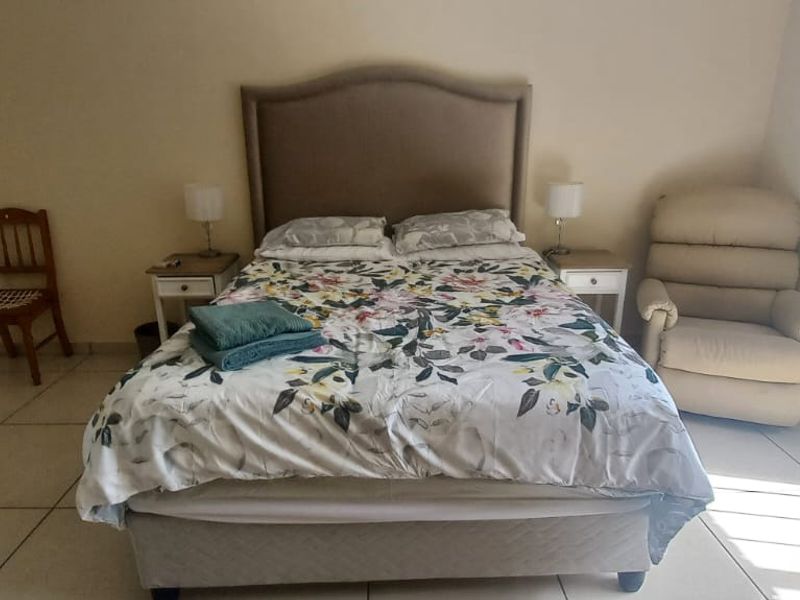 Spacious Home with Flatlet for Long-Term Rental – Cape St Francis - Photo 7