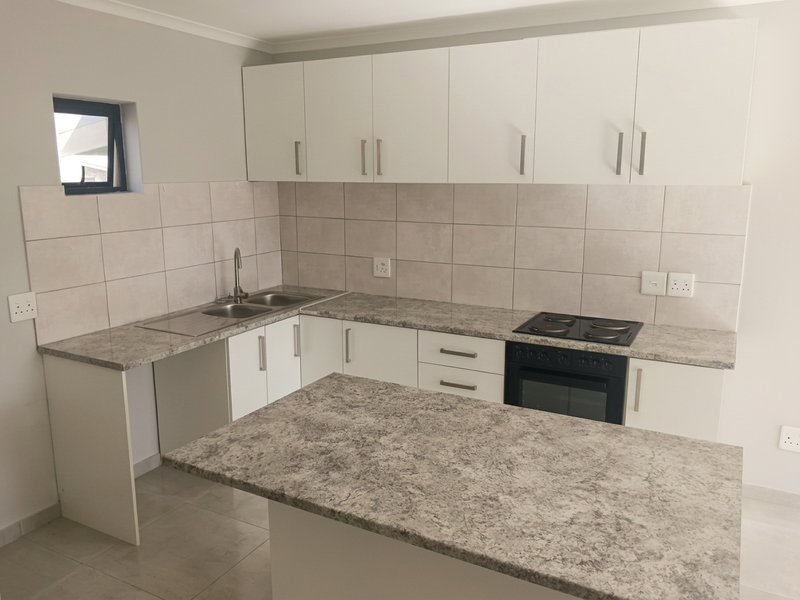 Modern two-bedroom apartment to rent in Burgundy Estate, Milnerton - Photo 2