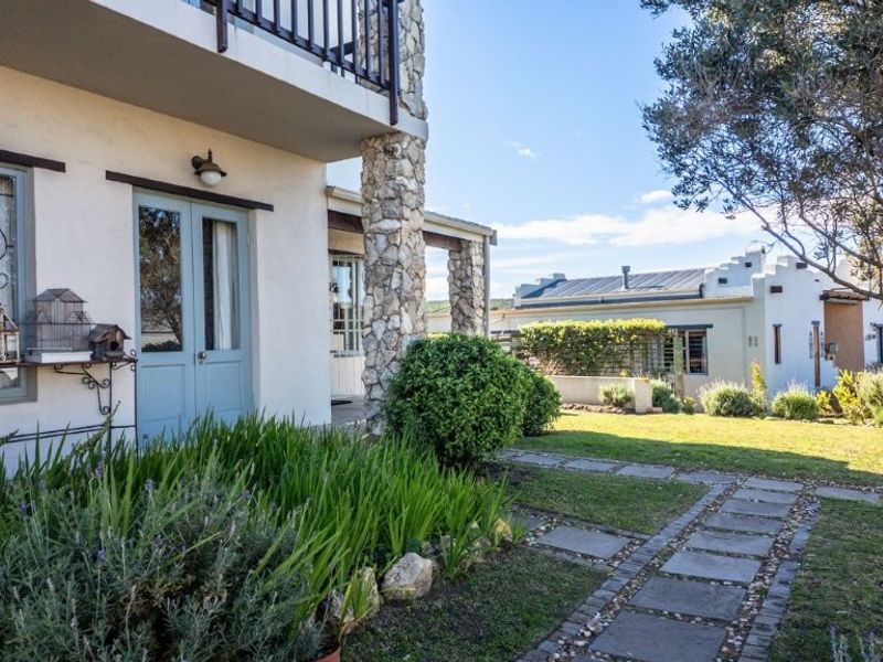 Exclusive Coastal Retreat in Tollas Oord – Space, Style & Potential - Photo 5