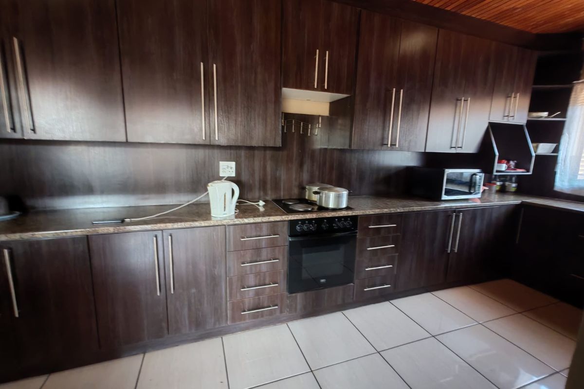 Spacious 4-Bedroom Family Home in CW 5 - Photo 3