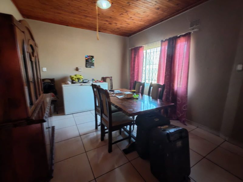 Spacious 4-Bedroom Family Home in CW 5 - Photo 7